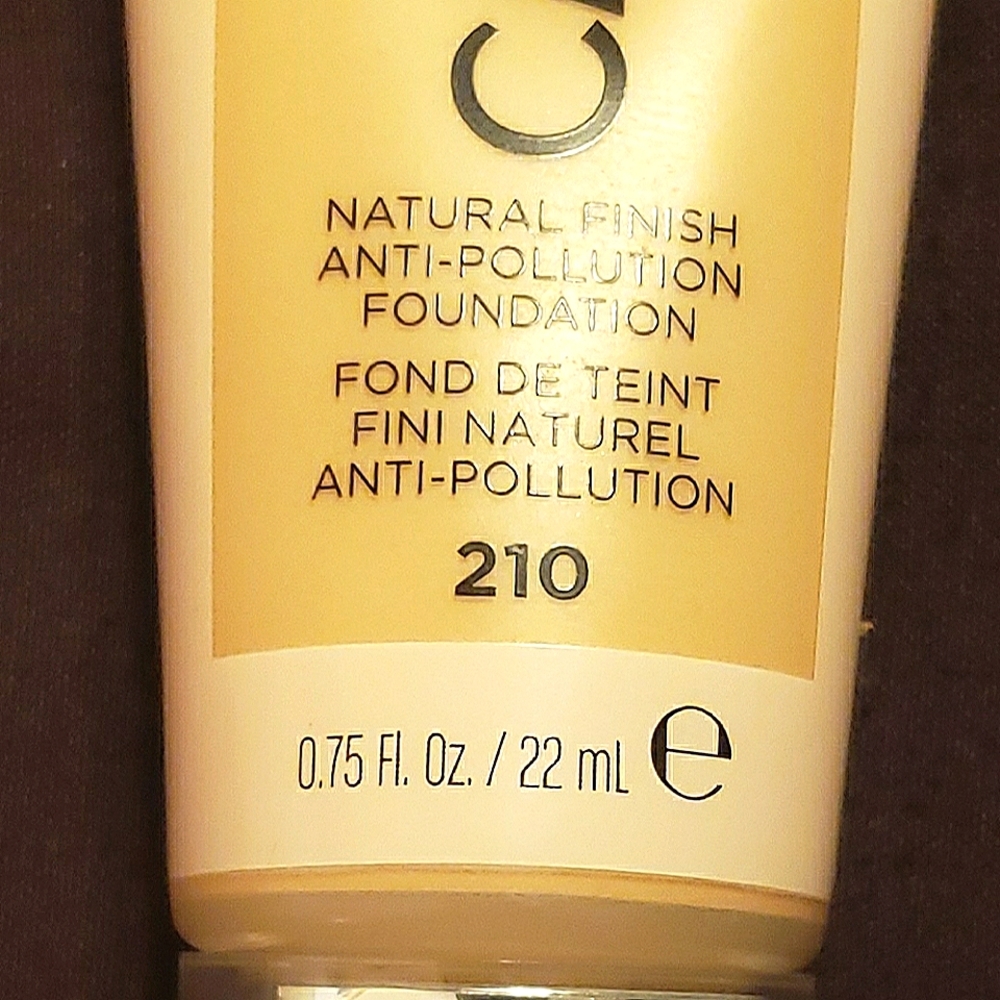 Revlon candid glow foundation 210